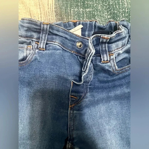 H&M Light Wash Toddler Slim Fit Straight Jeans (Size 12-18 Months) - Picture 4 of 4